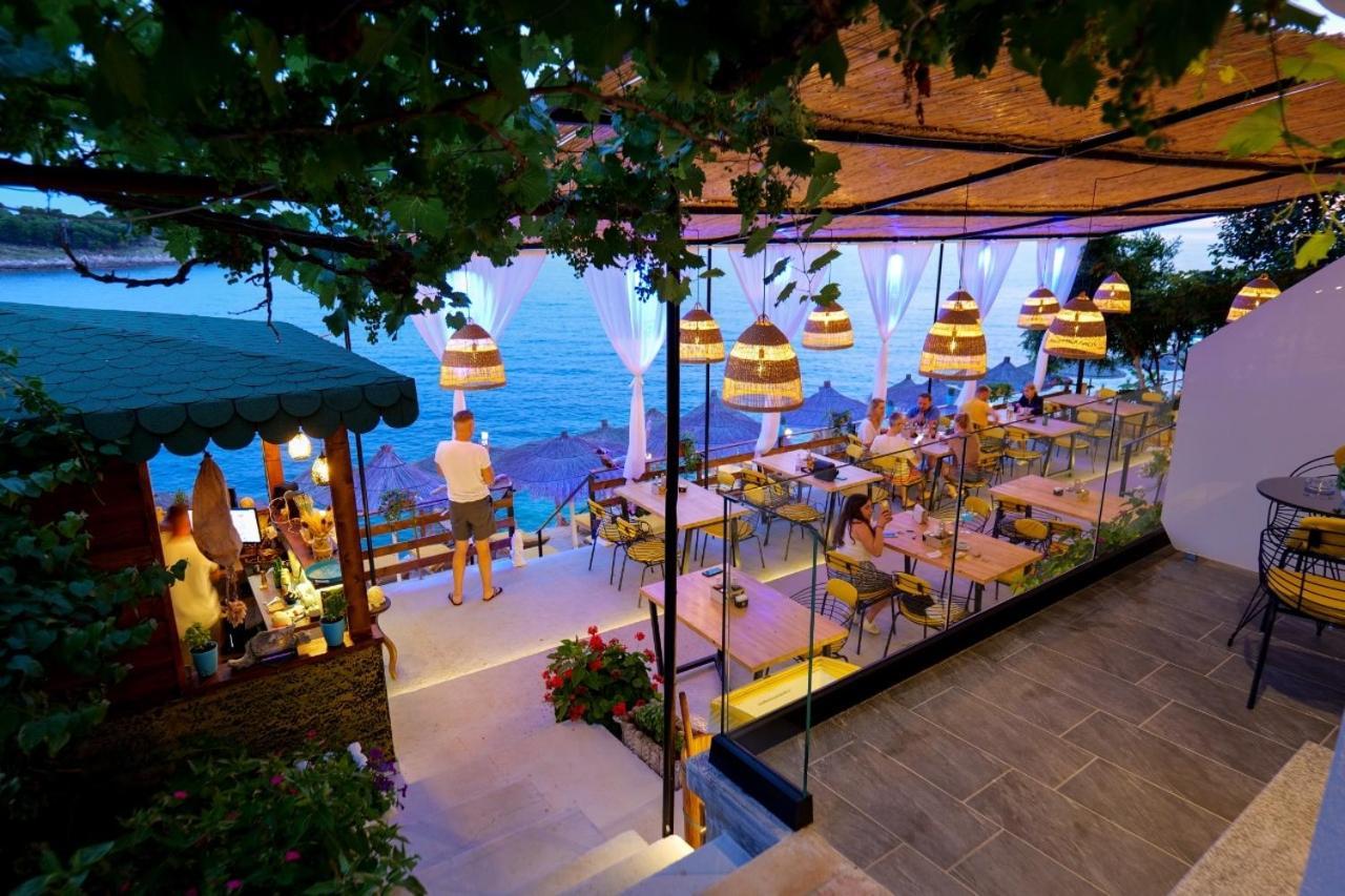 Siro Kerma Private Beach Villa Sarande Exterior photo