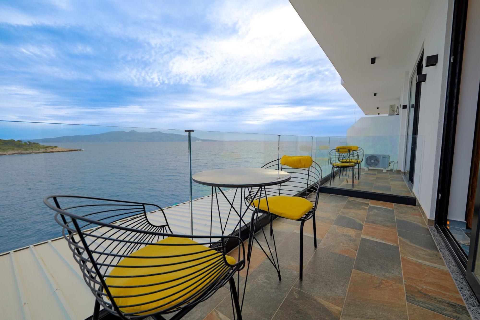 Siro Kerma Private Beach Villa Sarande Exterior photo